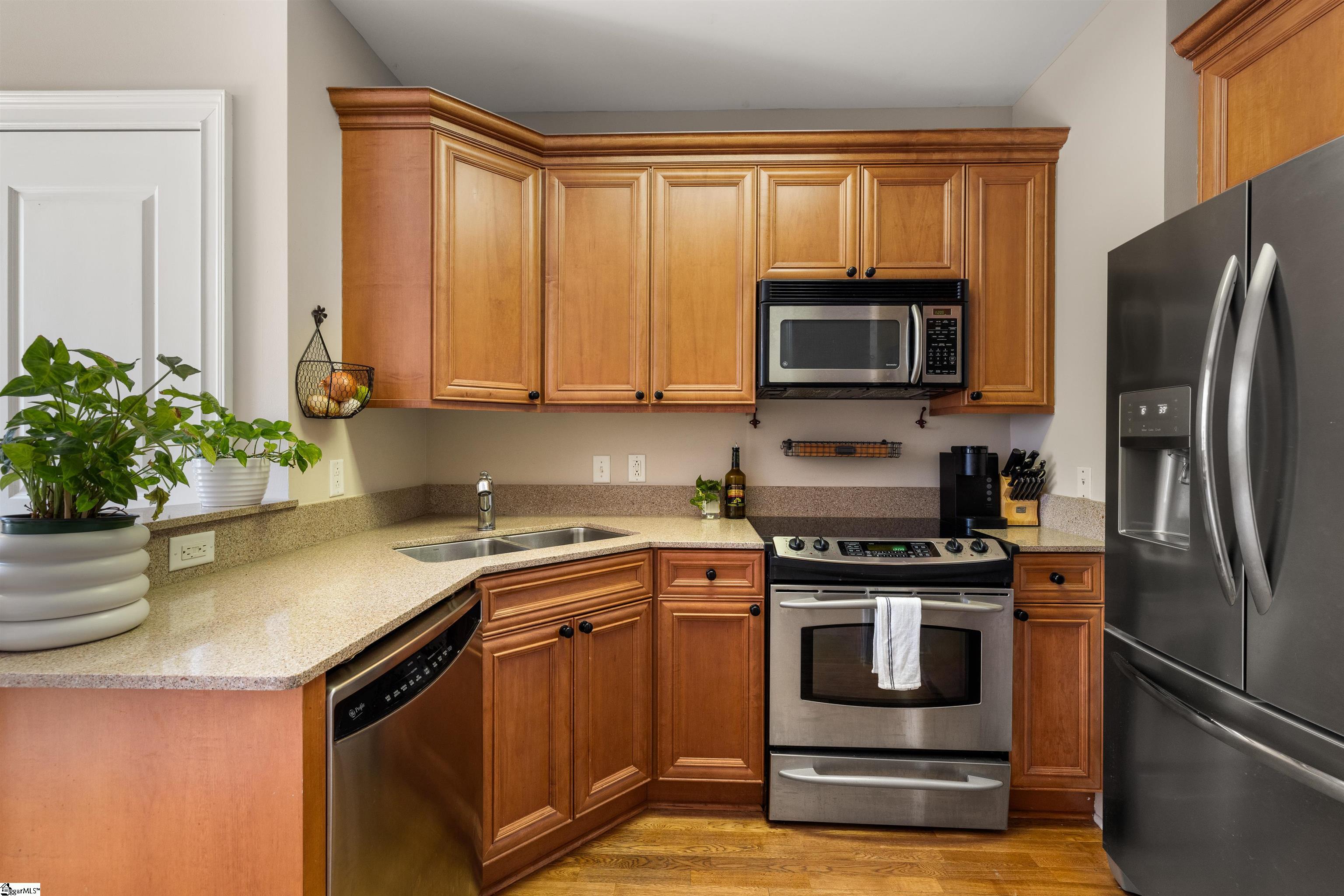 111 E Mcbee Avenue Unit 202