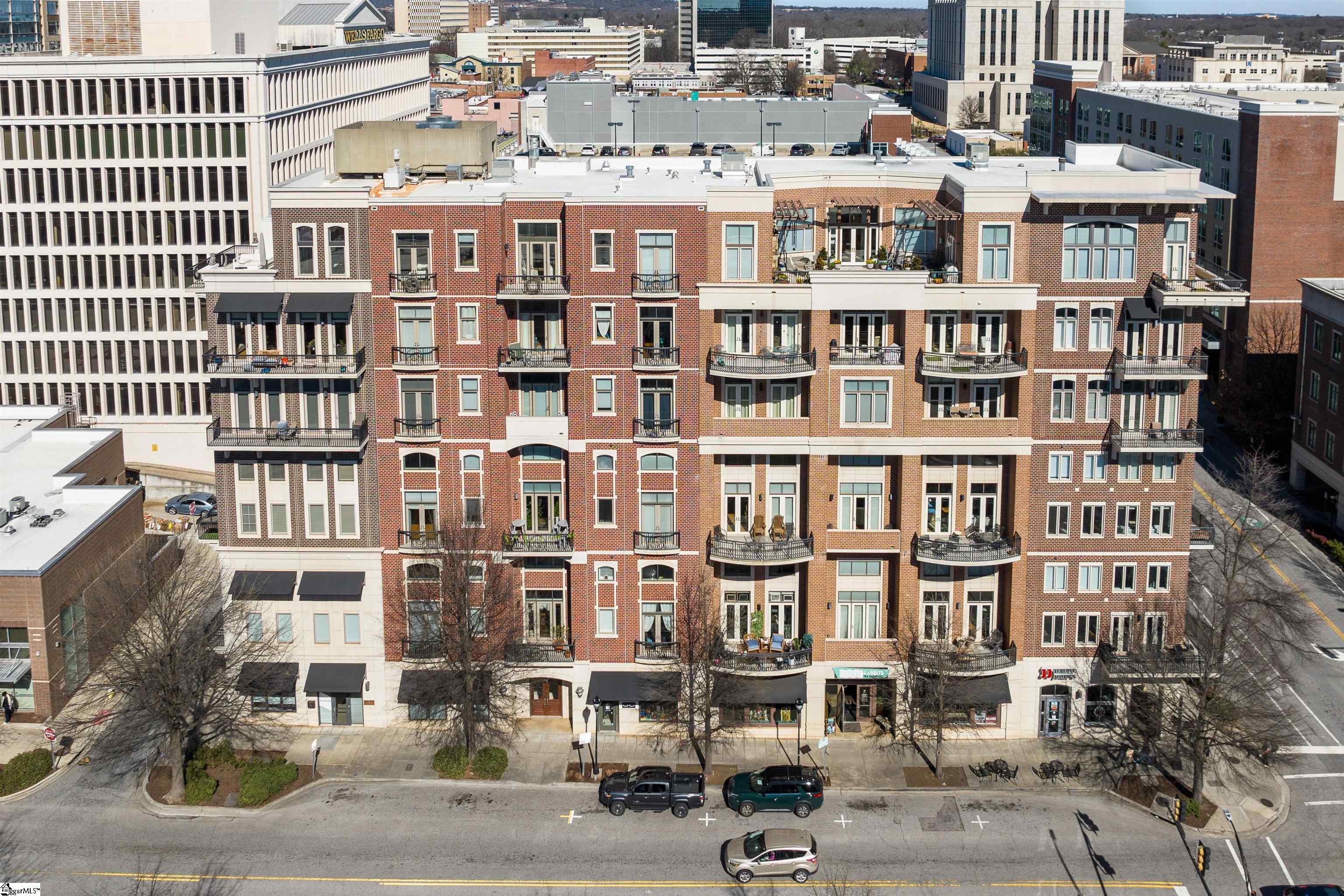 111 E Mcbee Avenue Unit 202