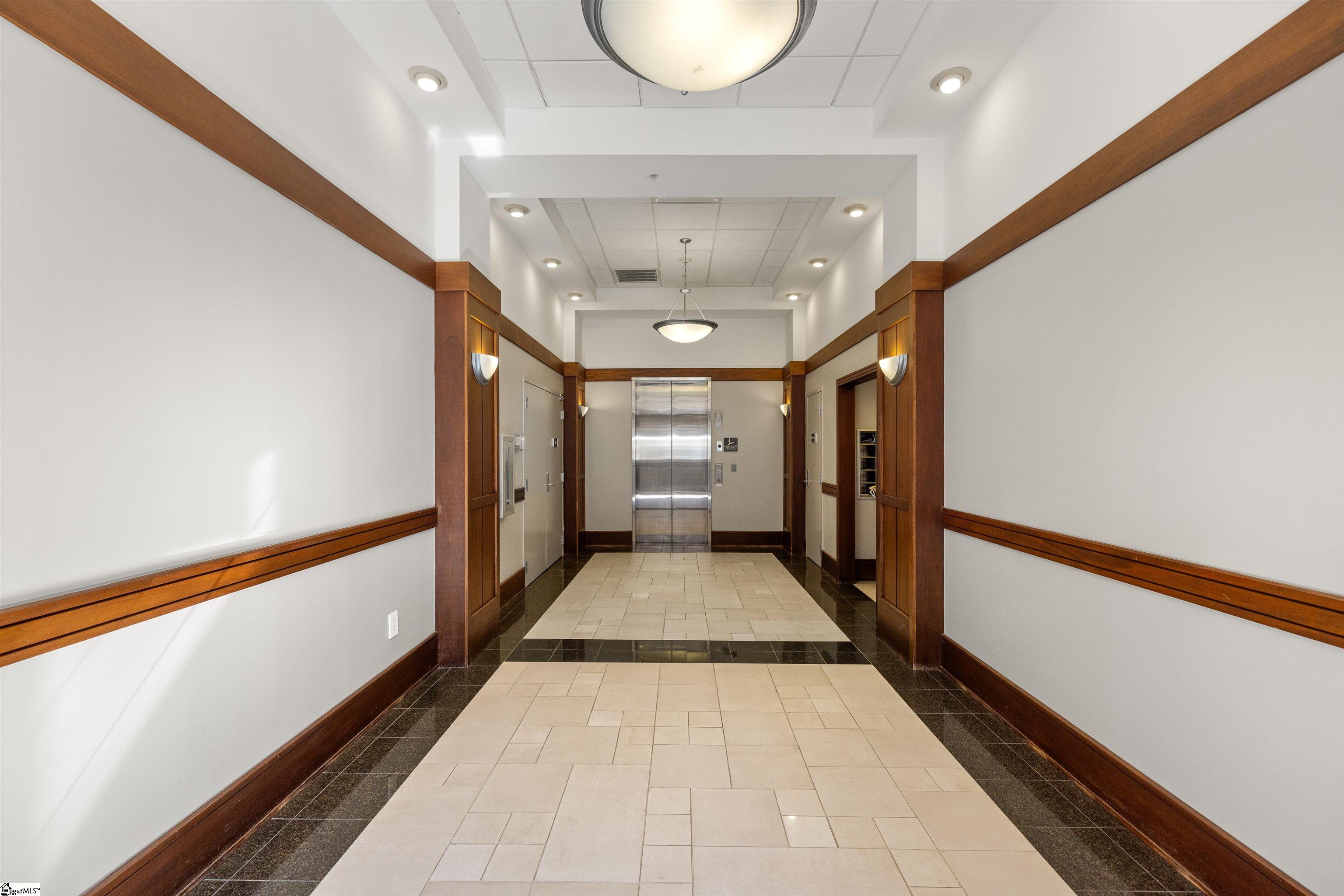 111 E Mcbee Avenue Unit 202