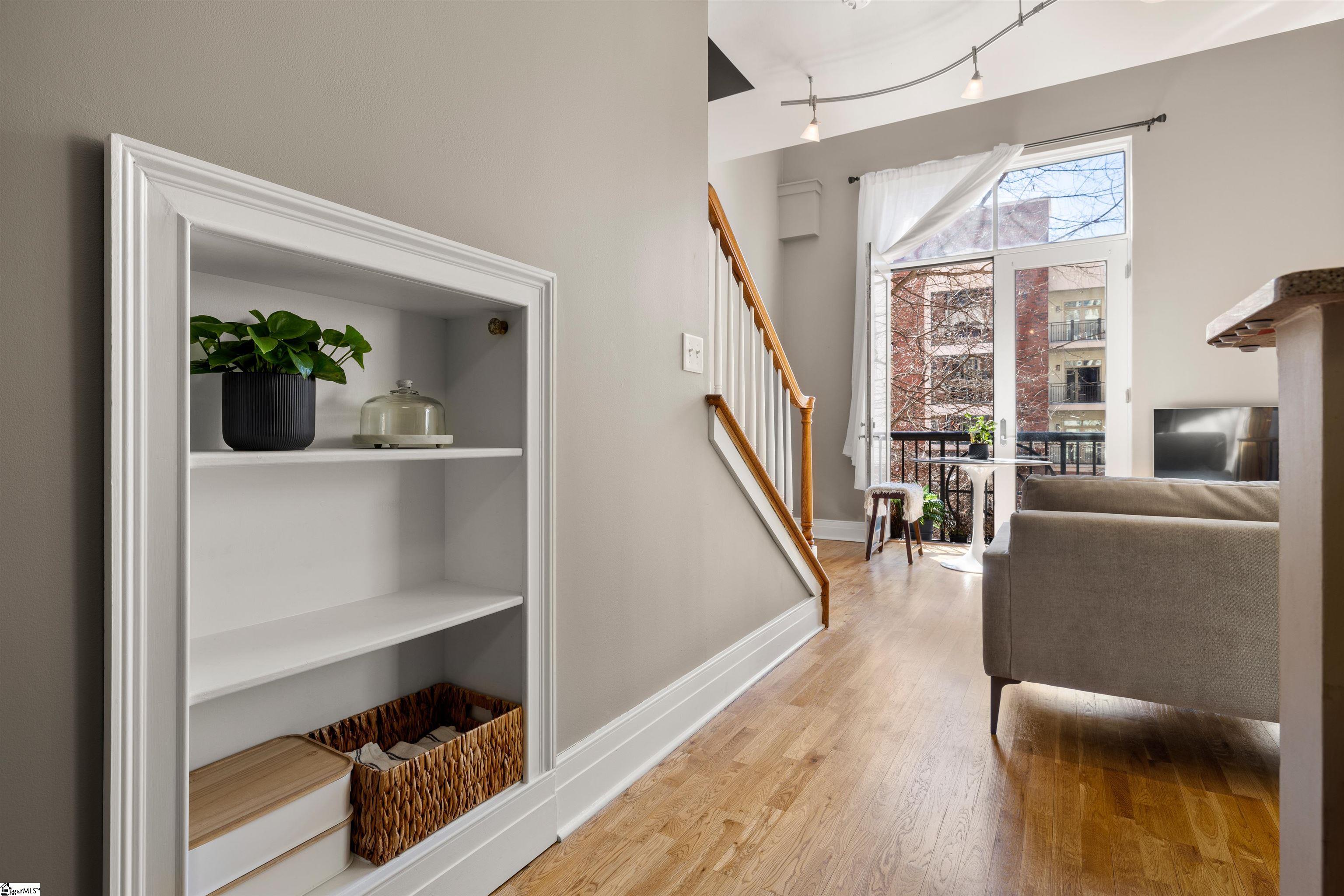 111 E Mcbee Avenue Unit 202