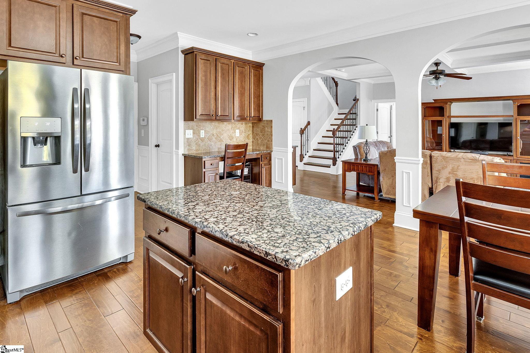 64 Governors Lake Way