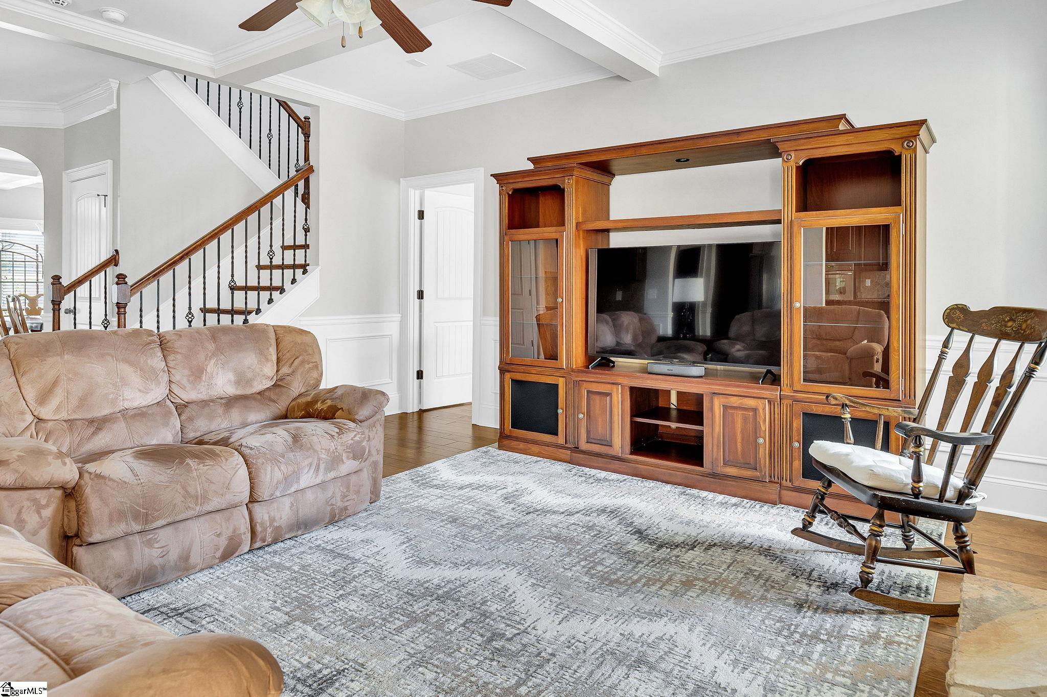 64 Governors Lake Way