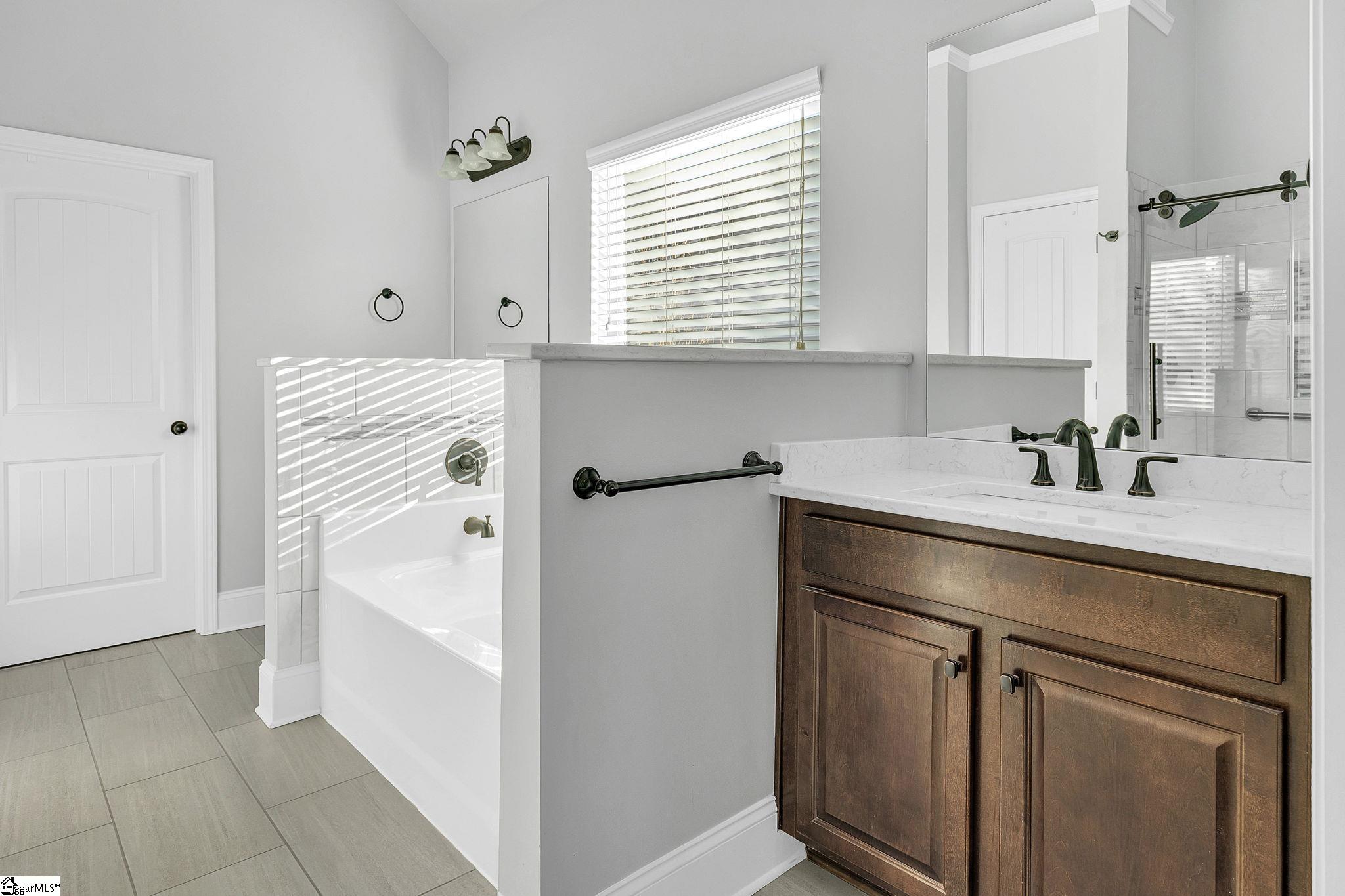 64 Governors Lake Way