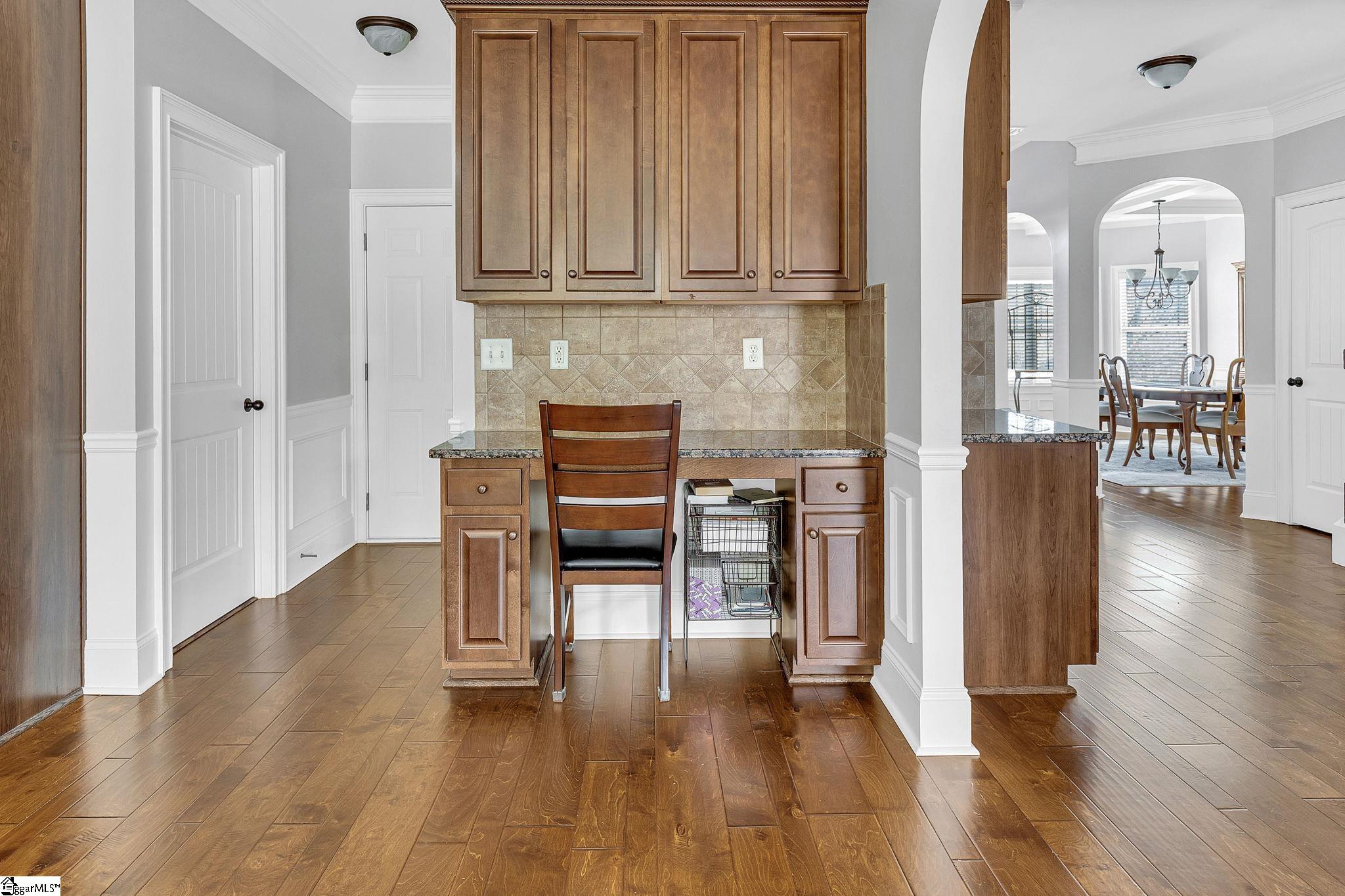 64 Governors Lake Way