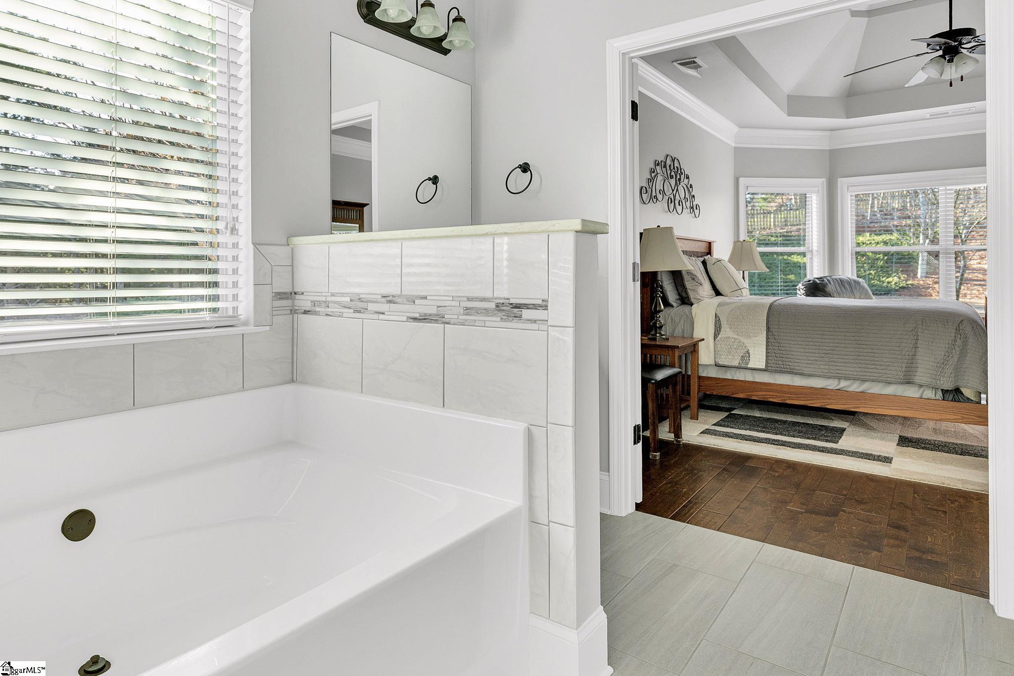 64 Governors Lake Way