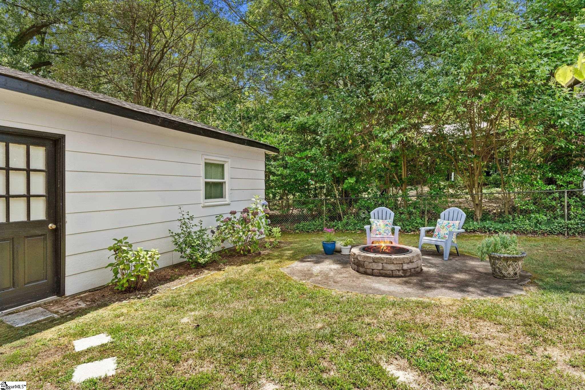 310 Rollingreen Road