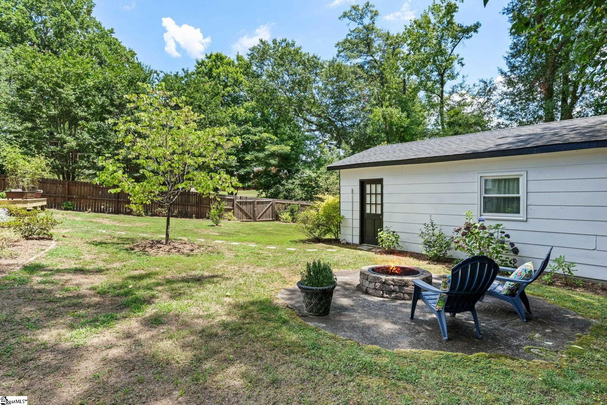 310 Rollingreen Road