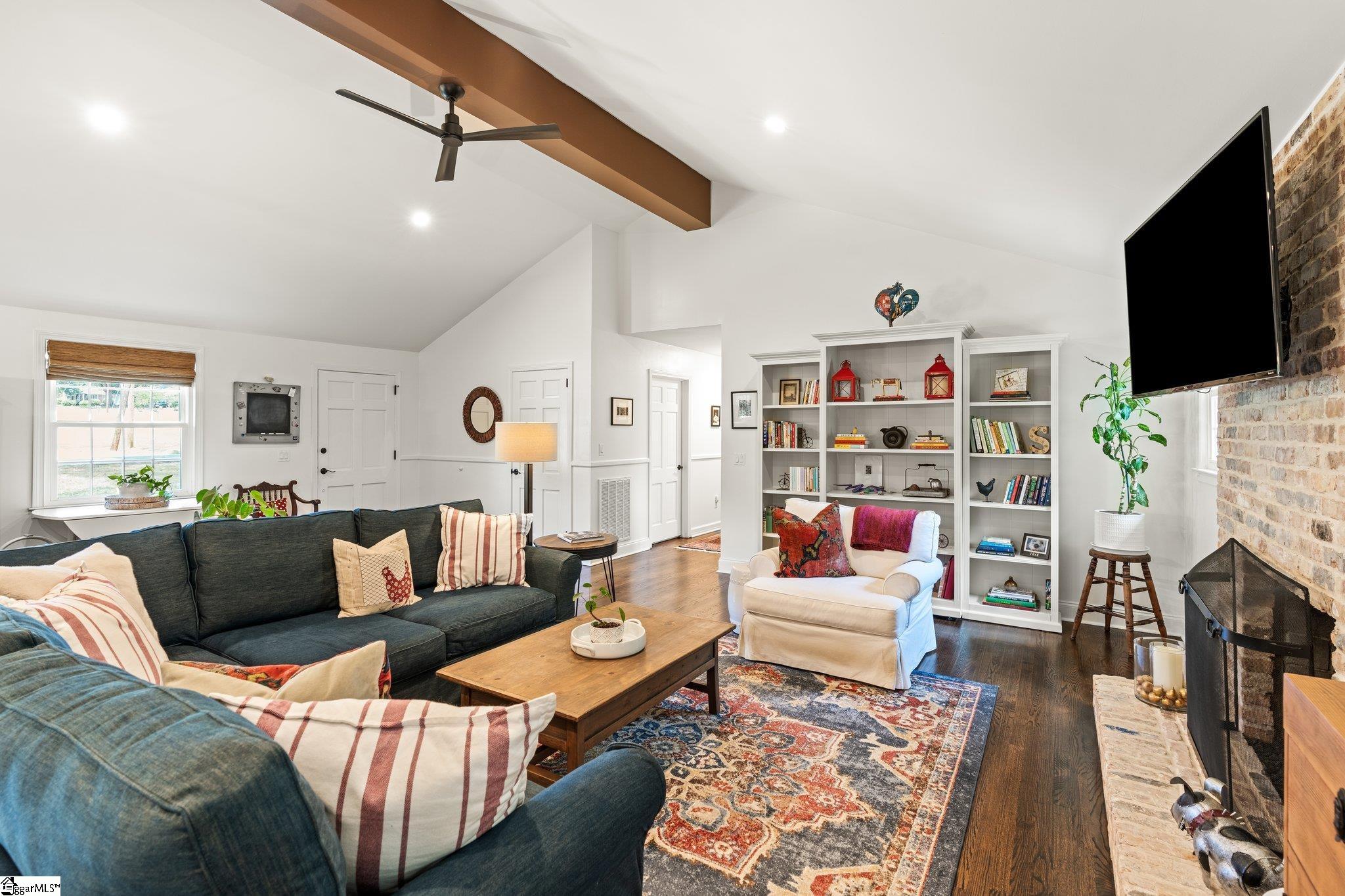 310 Rollingreen Road