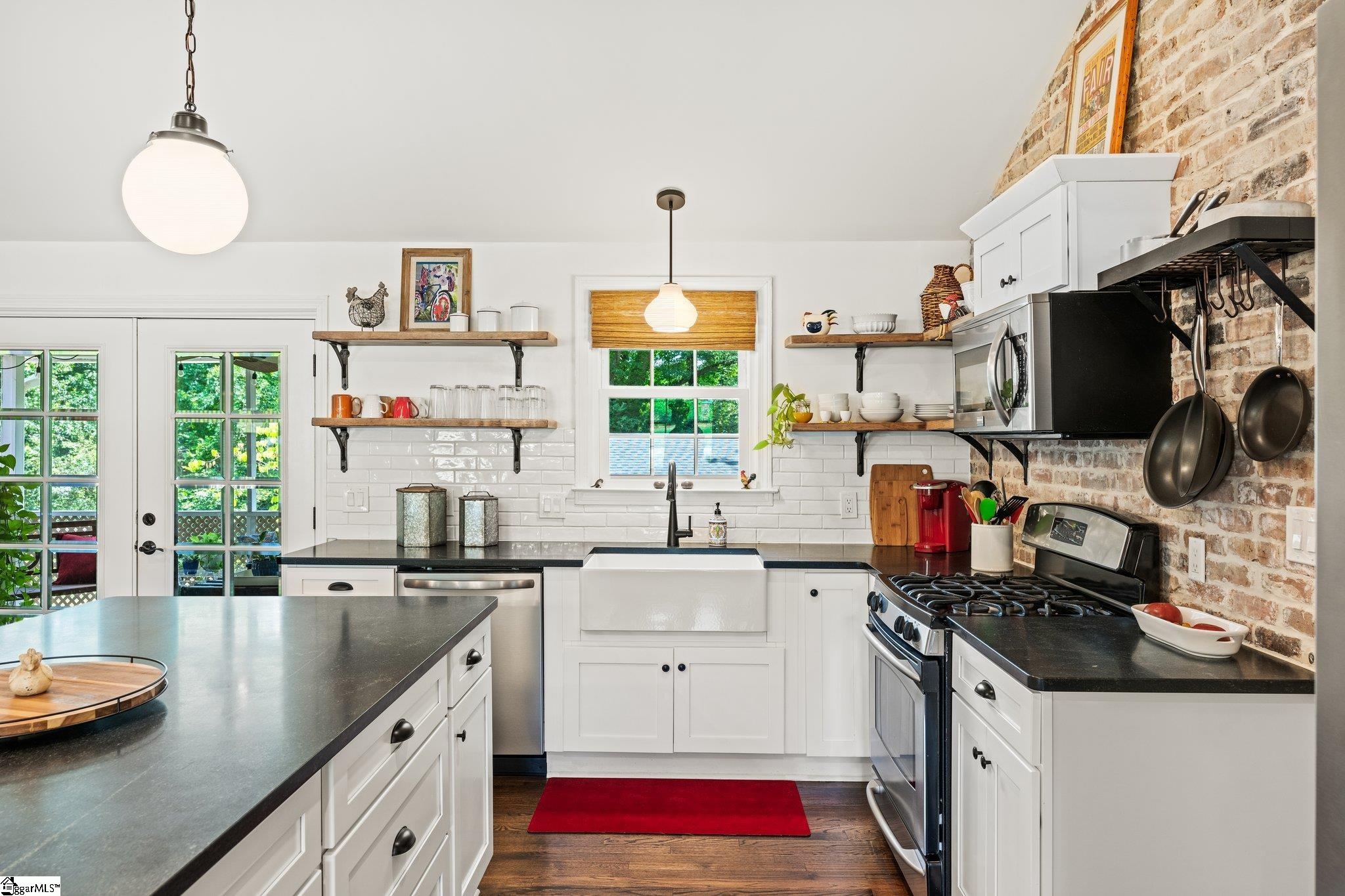 310 Rollingreen Road