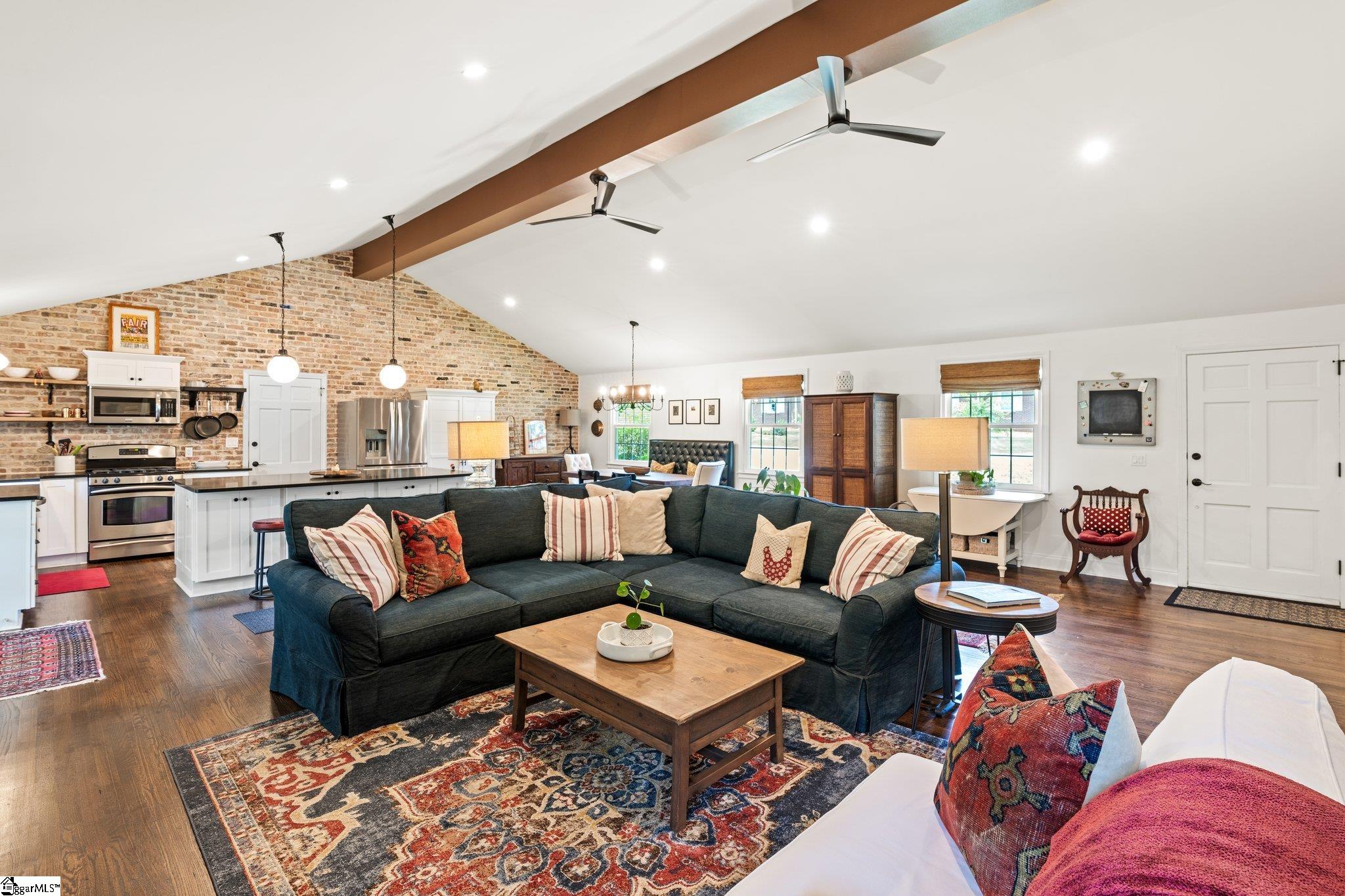 310 Rollingreen Road