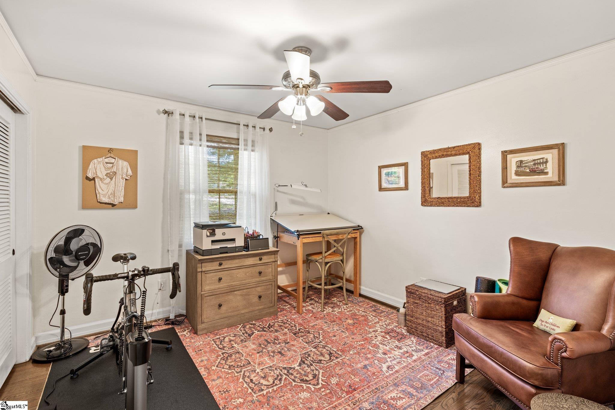 310 Rollingreen Road