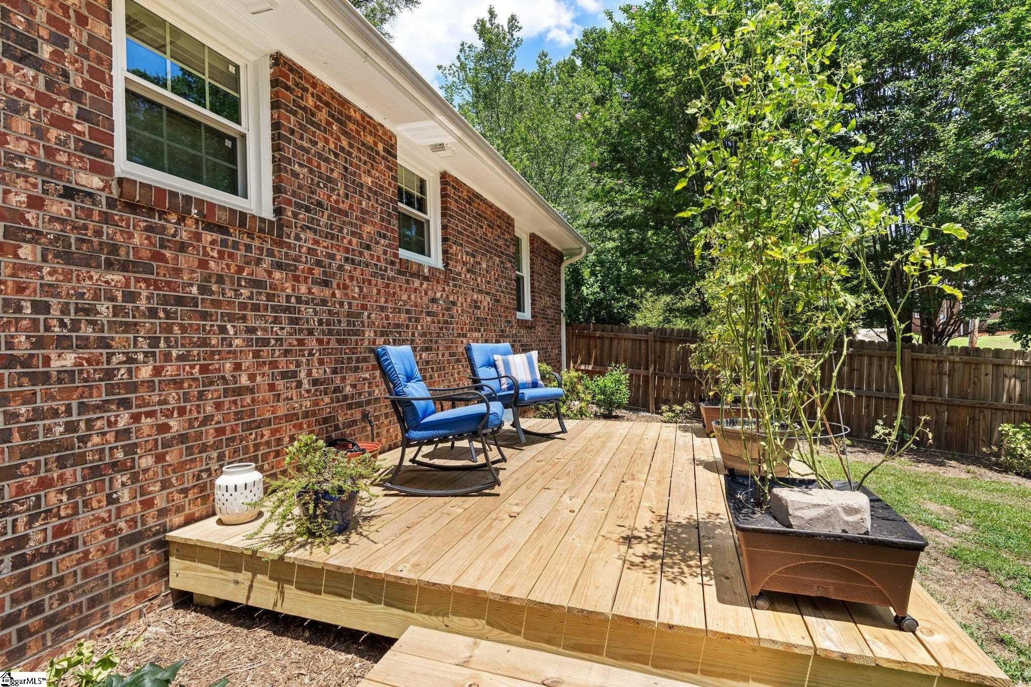 310 Rollingreen Road