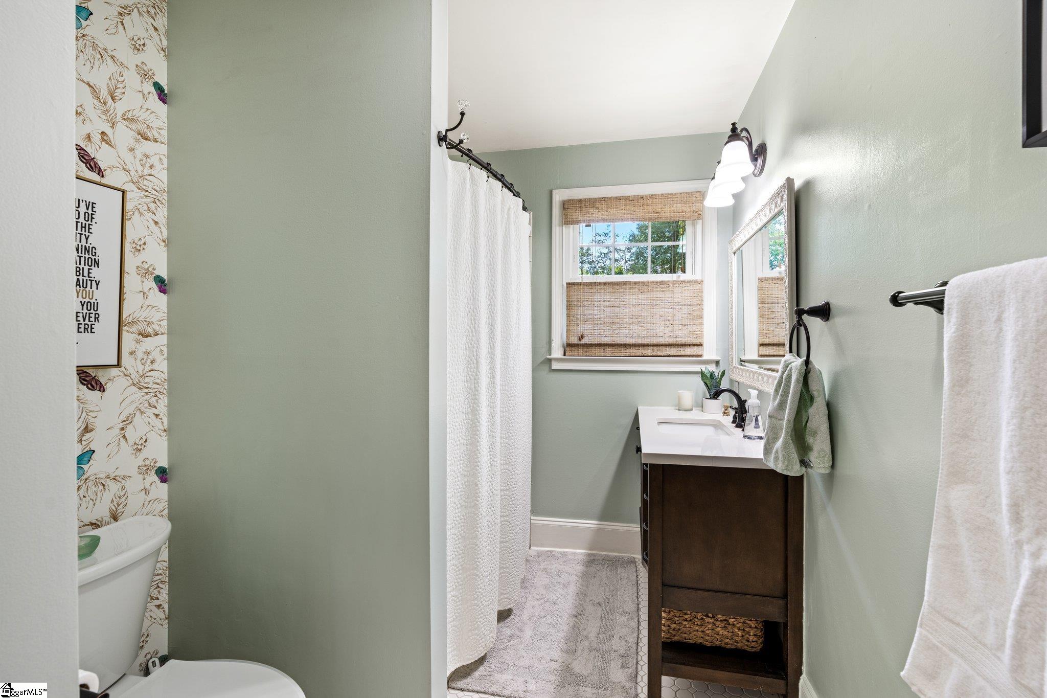 310 Rollingreen Road