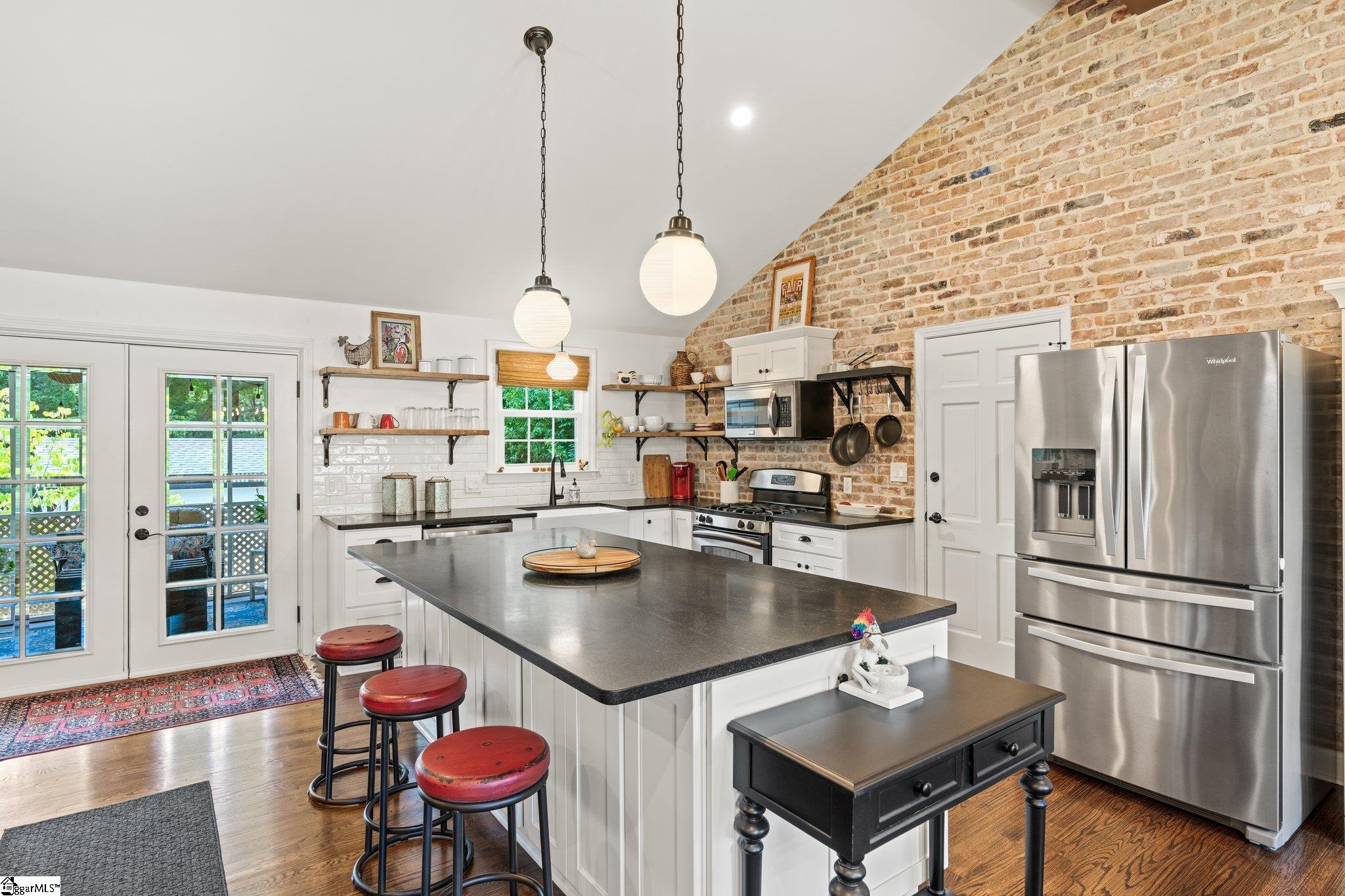 310 Rollingreen Road