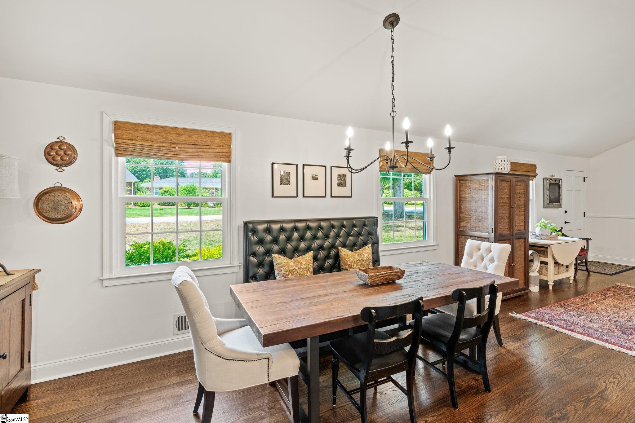 310 Rollingreen Road