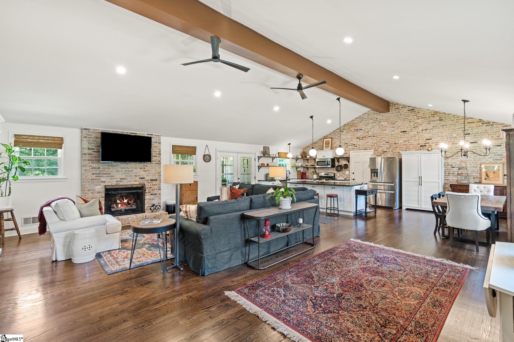 310 Rollingreen Road