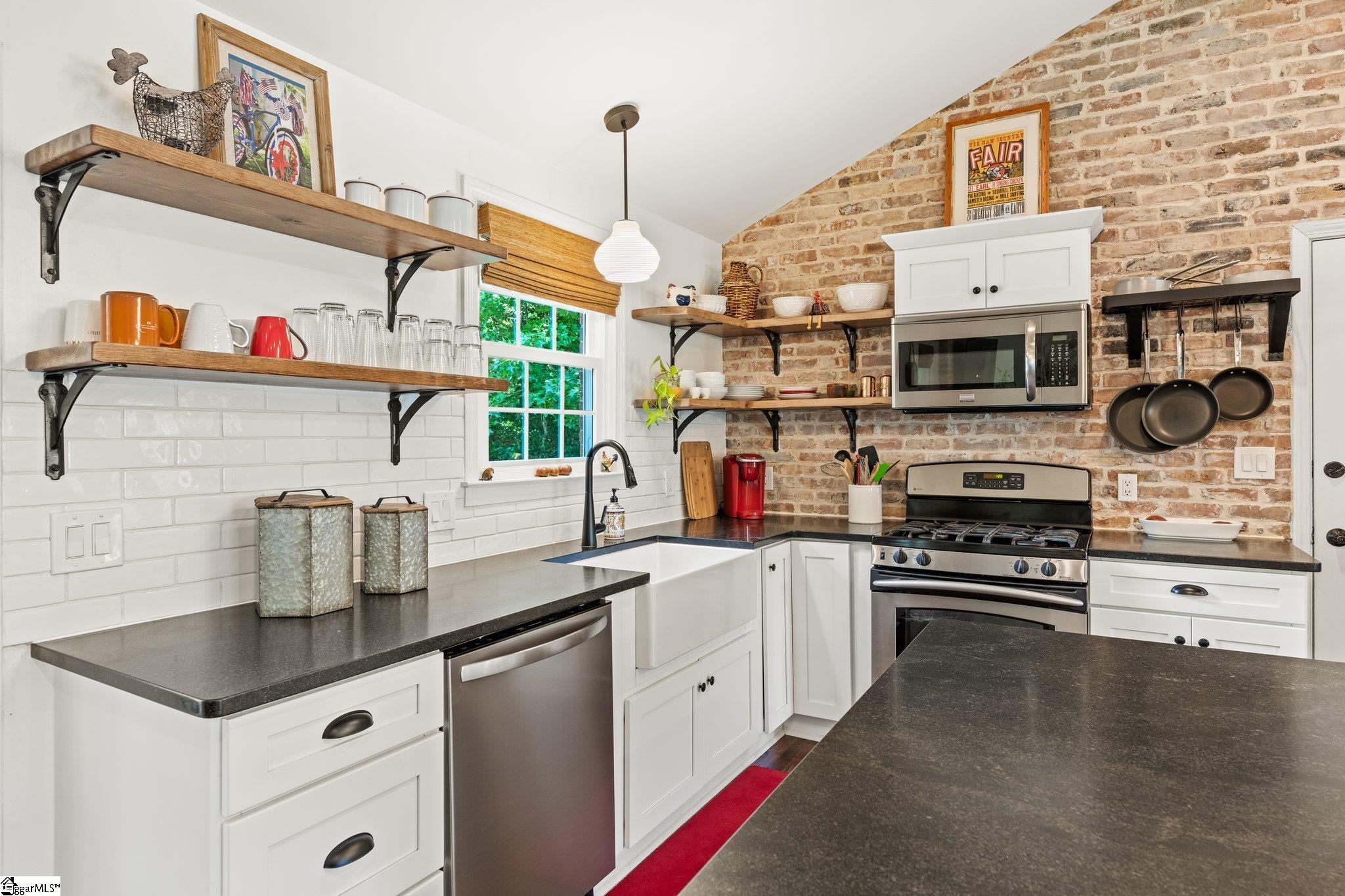 310 Rollingreen Road