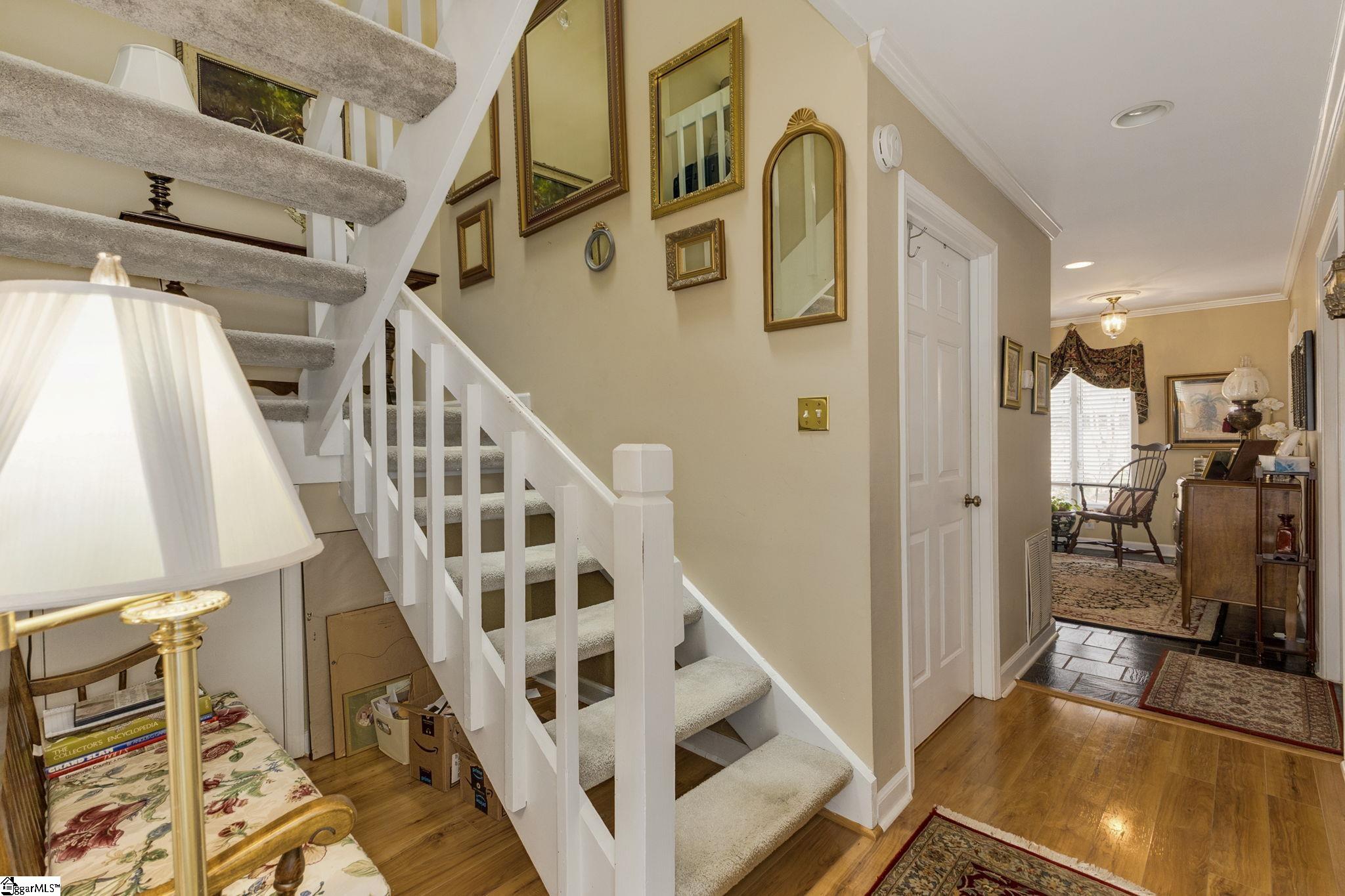 212 Ingleside Way