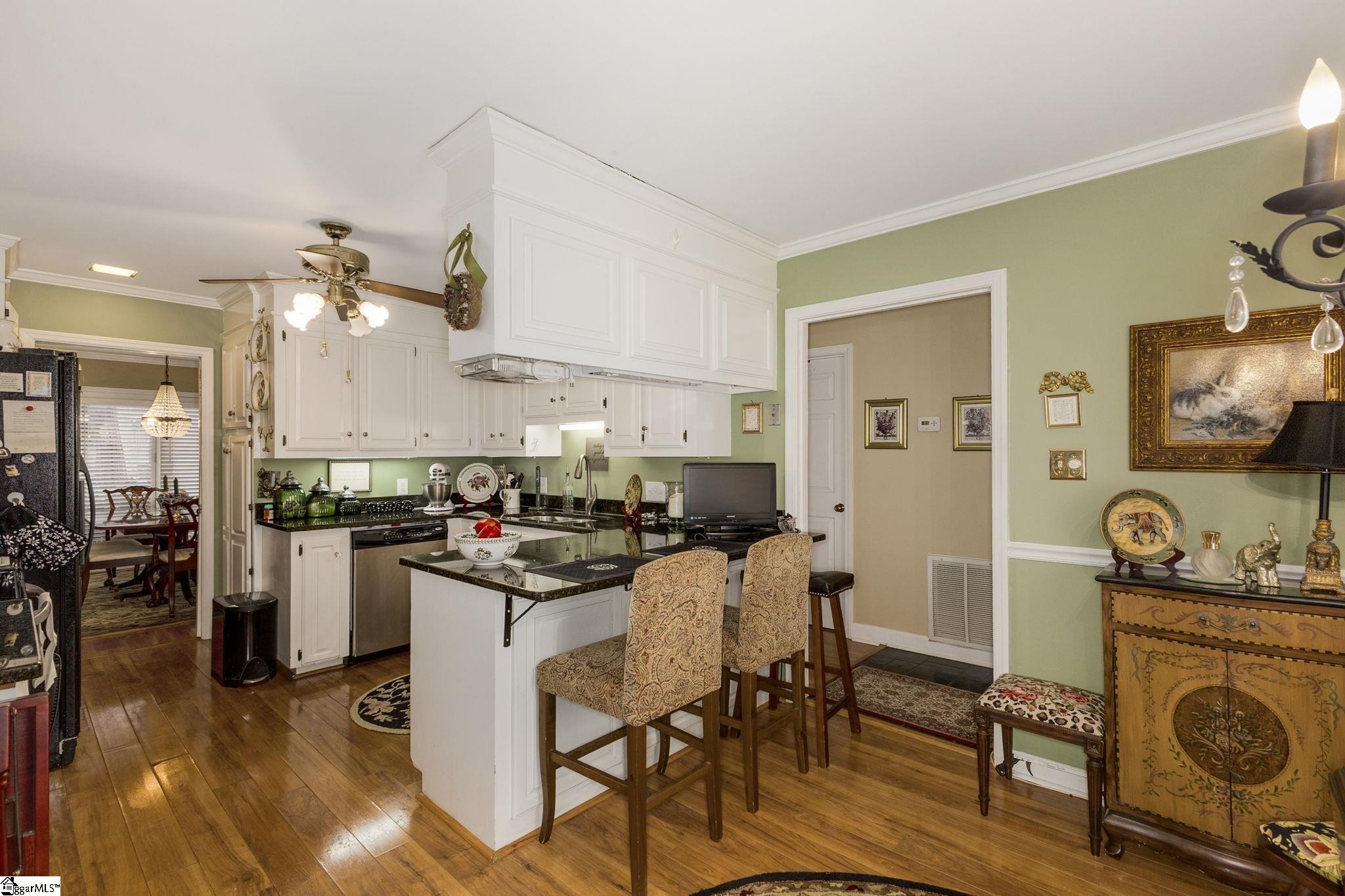 212 Ingleside Way