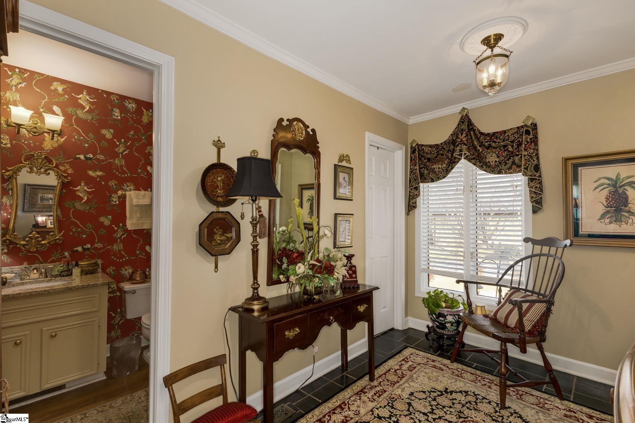 212 Ingleside Way