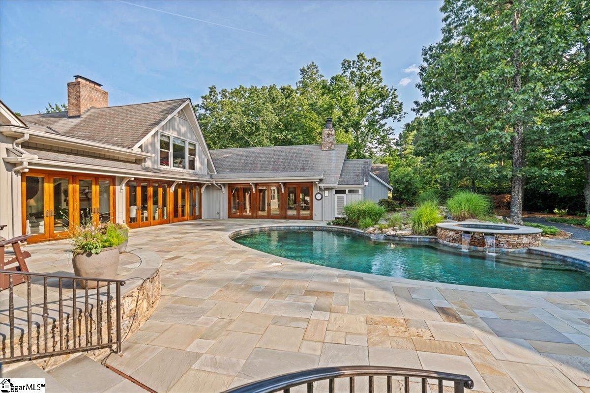 4 Huntington Court
