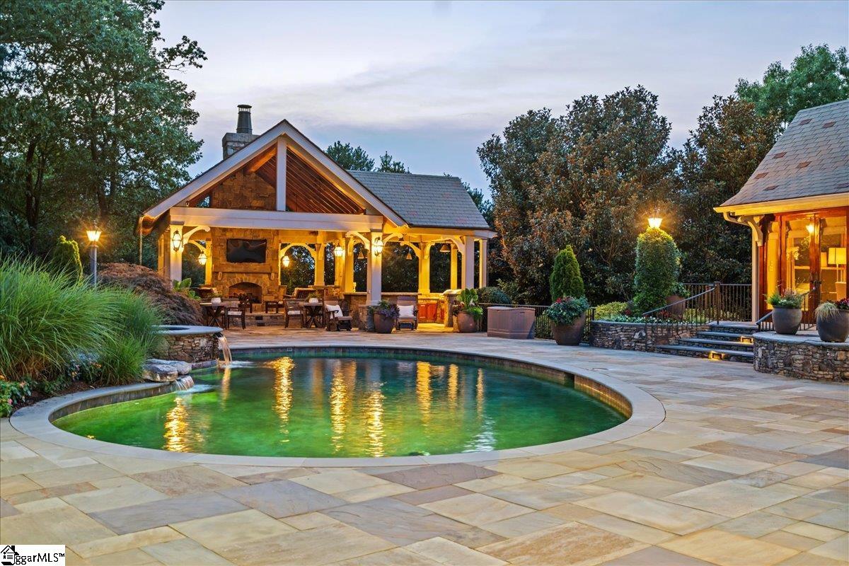 4 Huntington Court