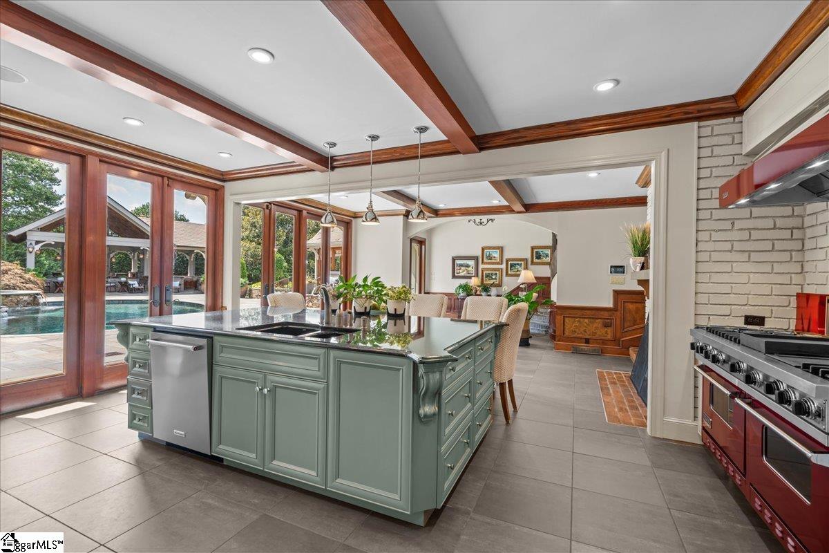 4 Huntington Court