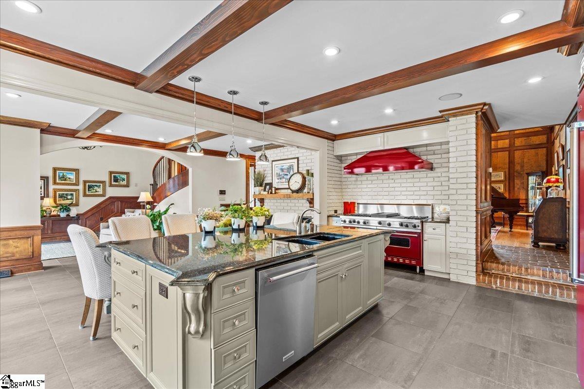 4 Huntington Court