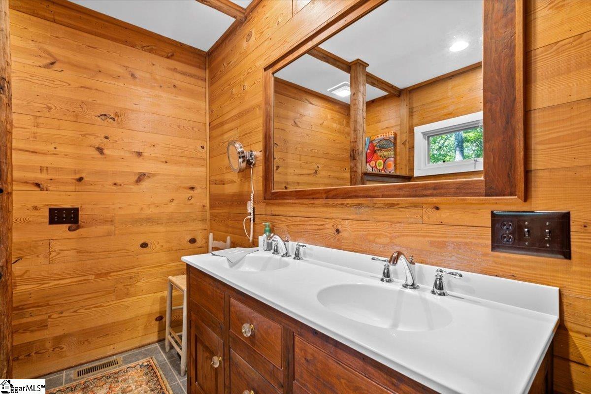 160 Duffs Mountain Road