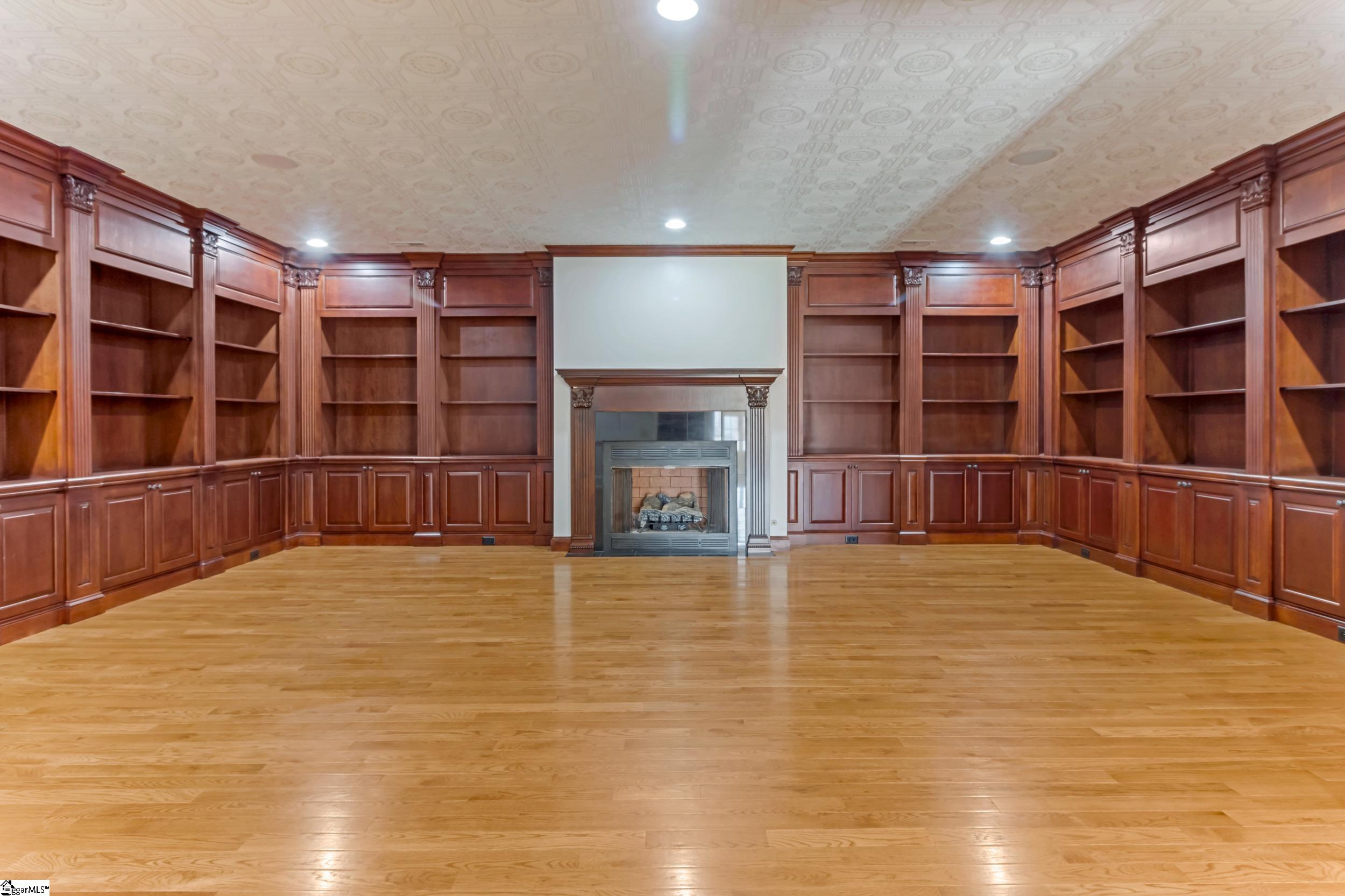 201 Corinthian Drive