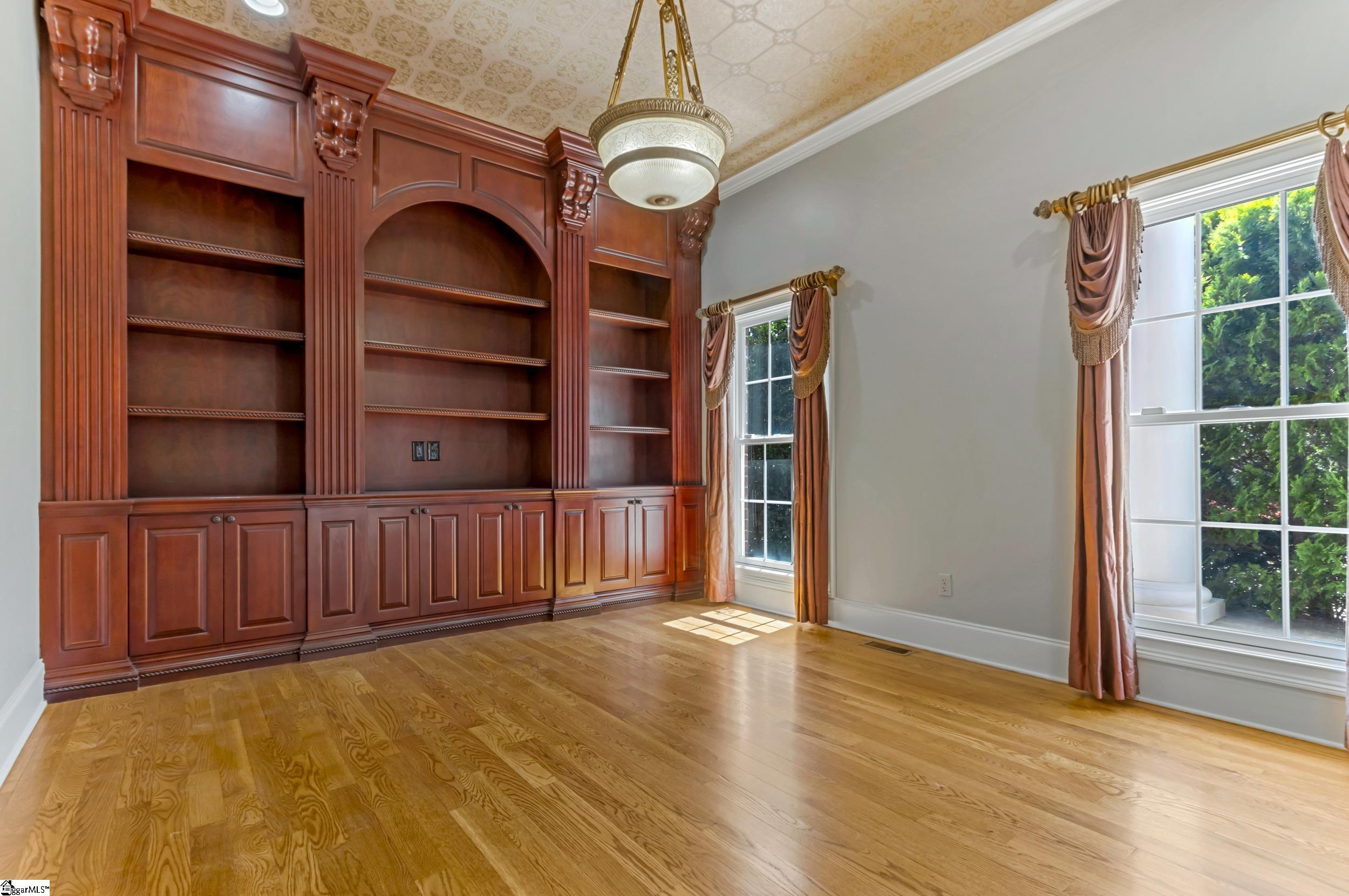 201 Corinthian Drive