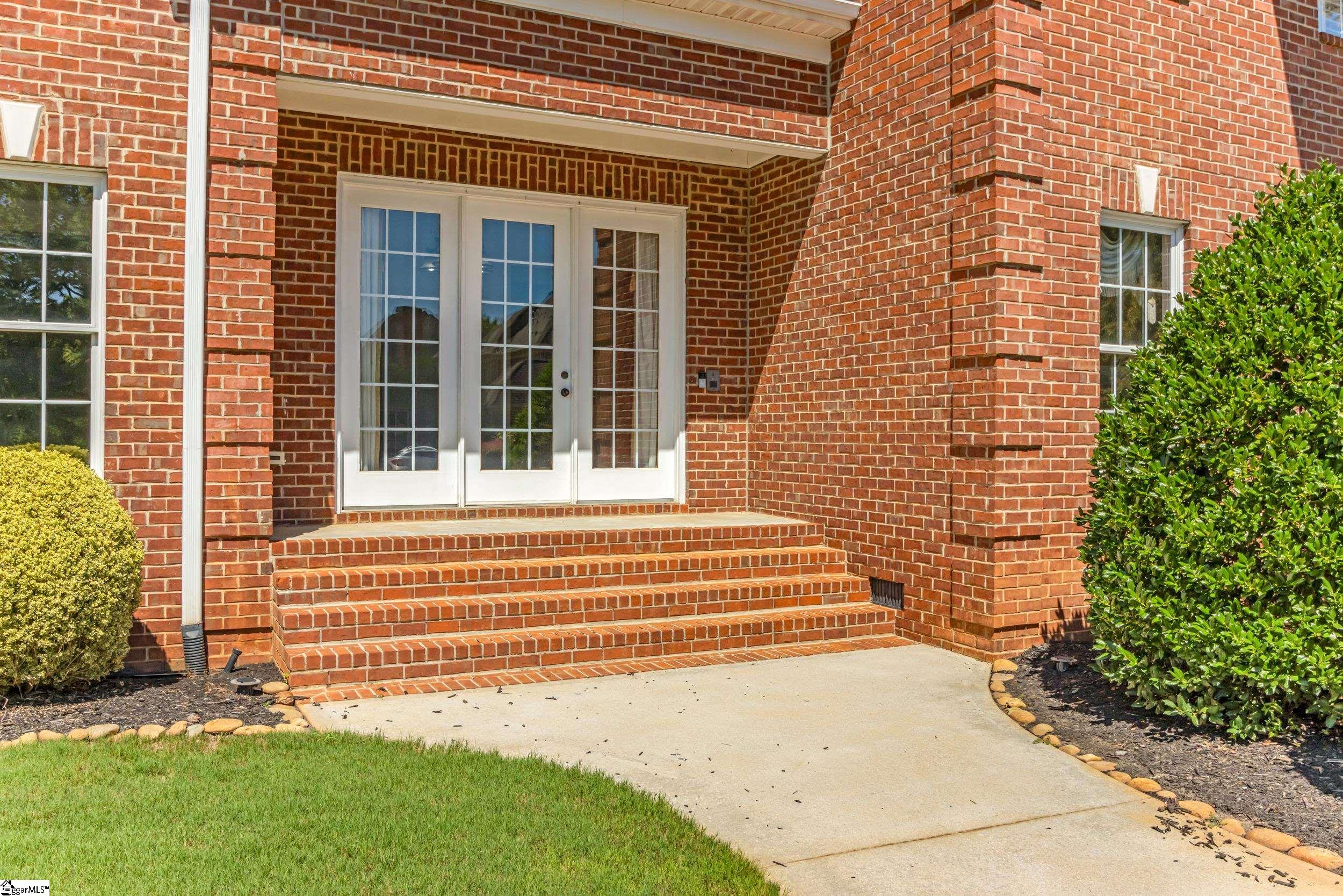 201 Corinthian Drive