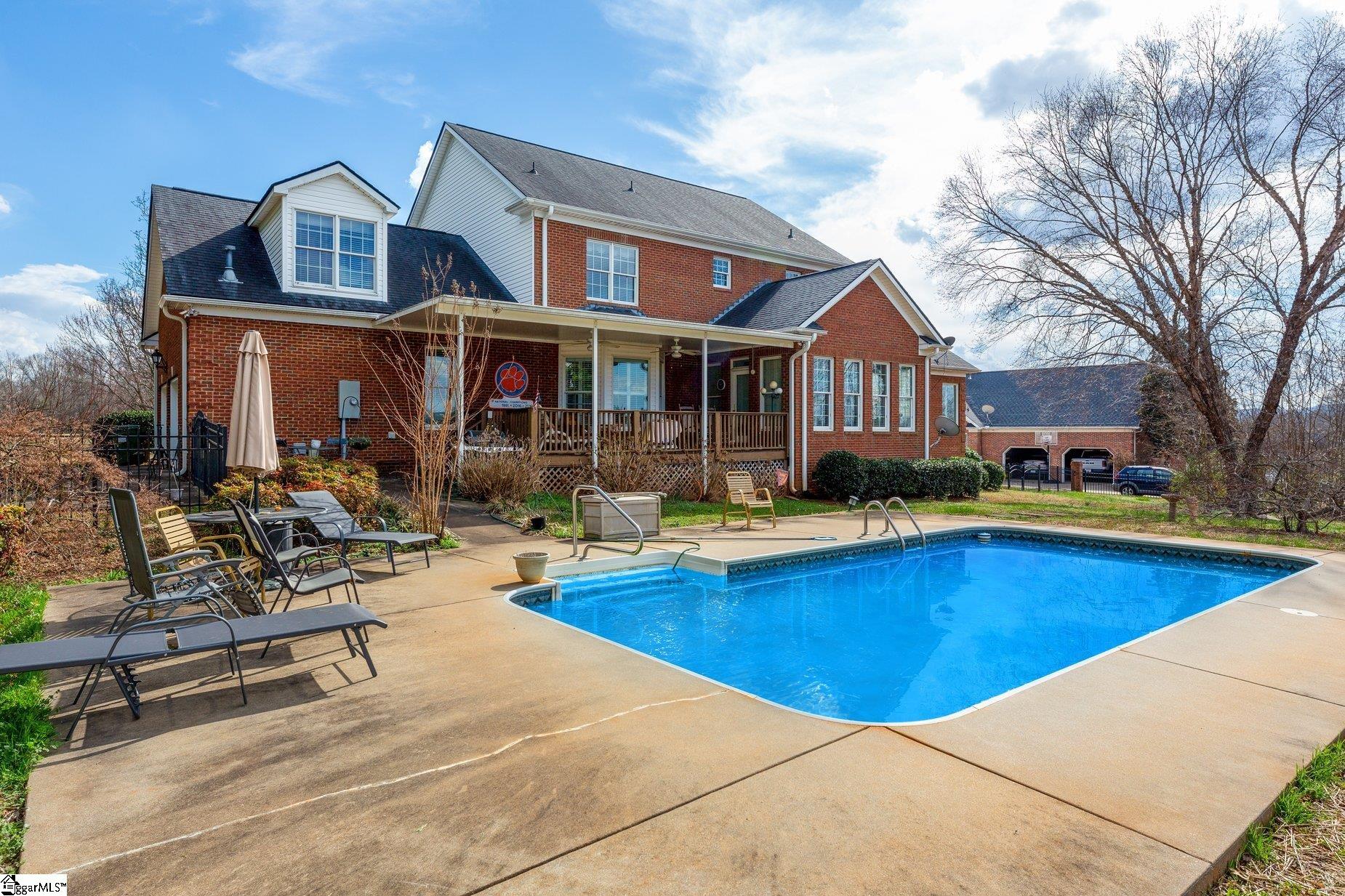 319 Waters Road