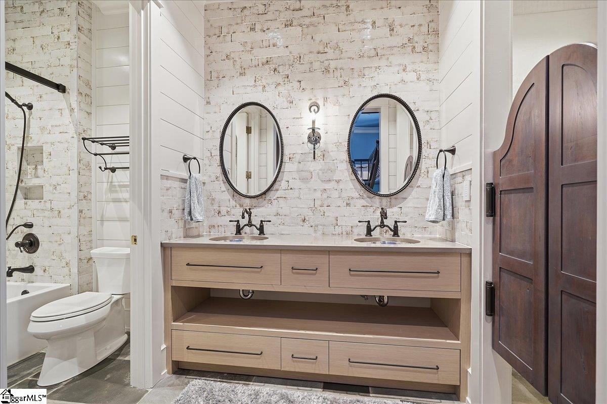 435 Peninsula Ridge