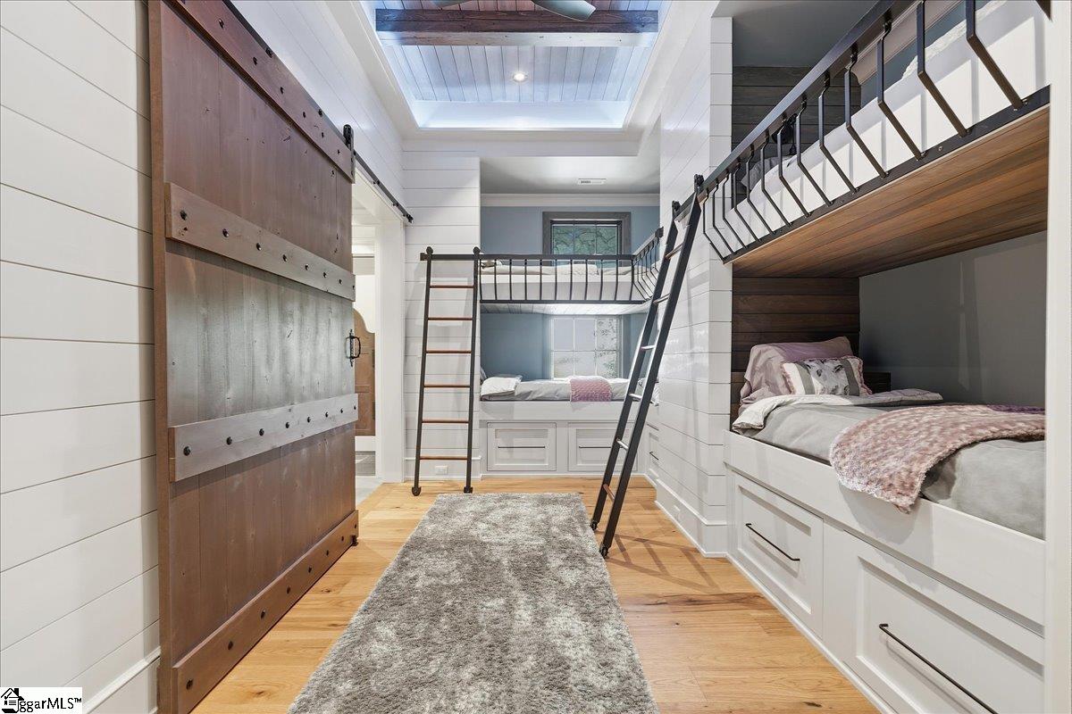 435 Peninsula Ridge