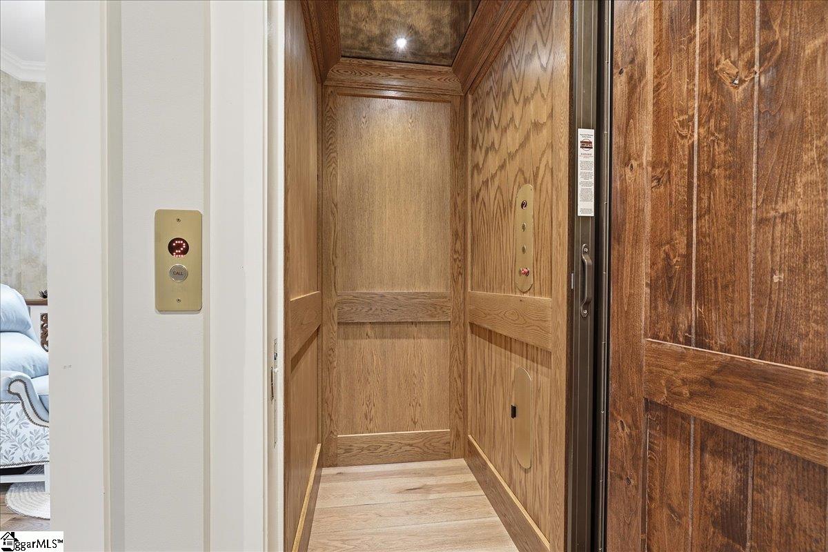 435 Peninsula Ridge