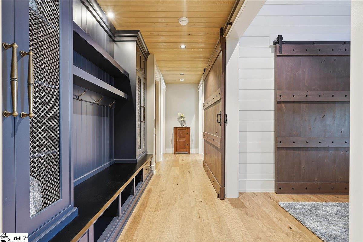 435 Peninsula Ridge