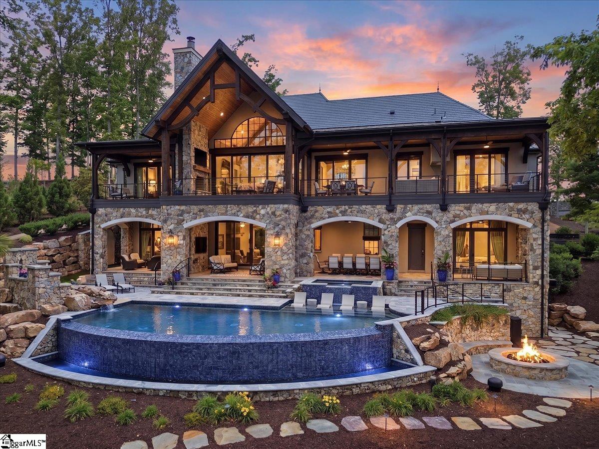 435 Peninsula Ridge