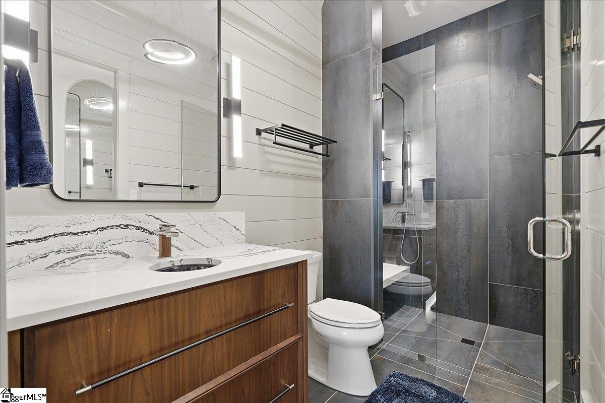435 Peninsula Ridge