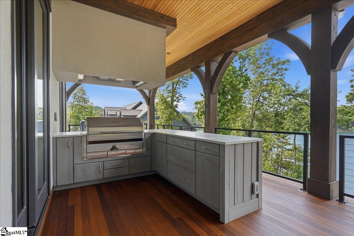 435 Peninsula Ridge