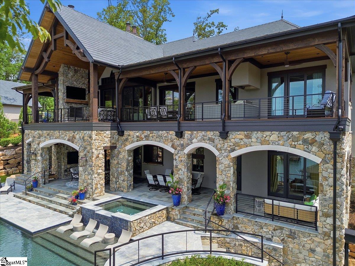 435 Peninsula Ridge