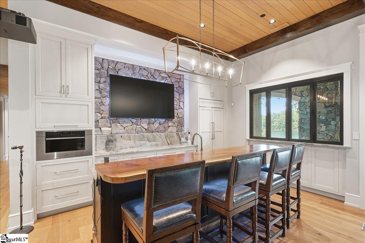 435 Peninsula Ridge