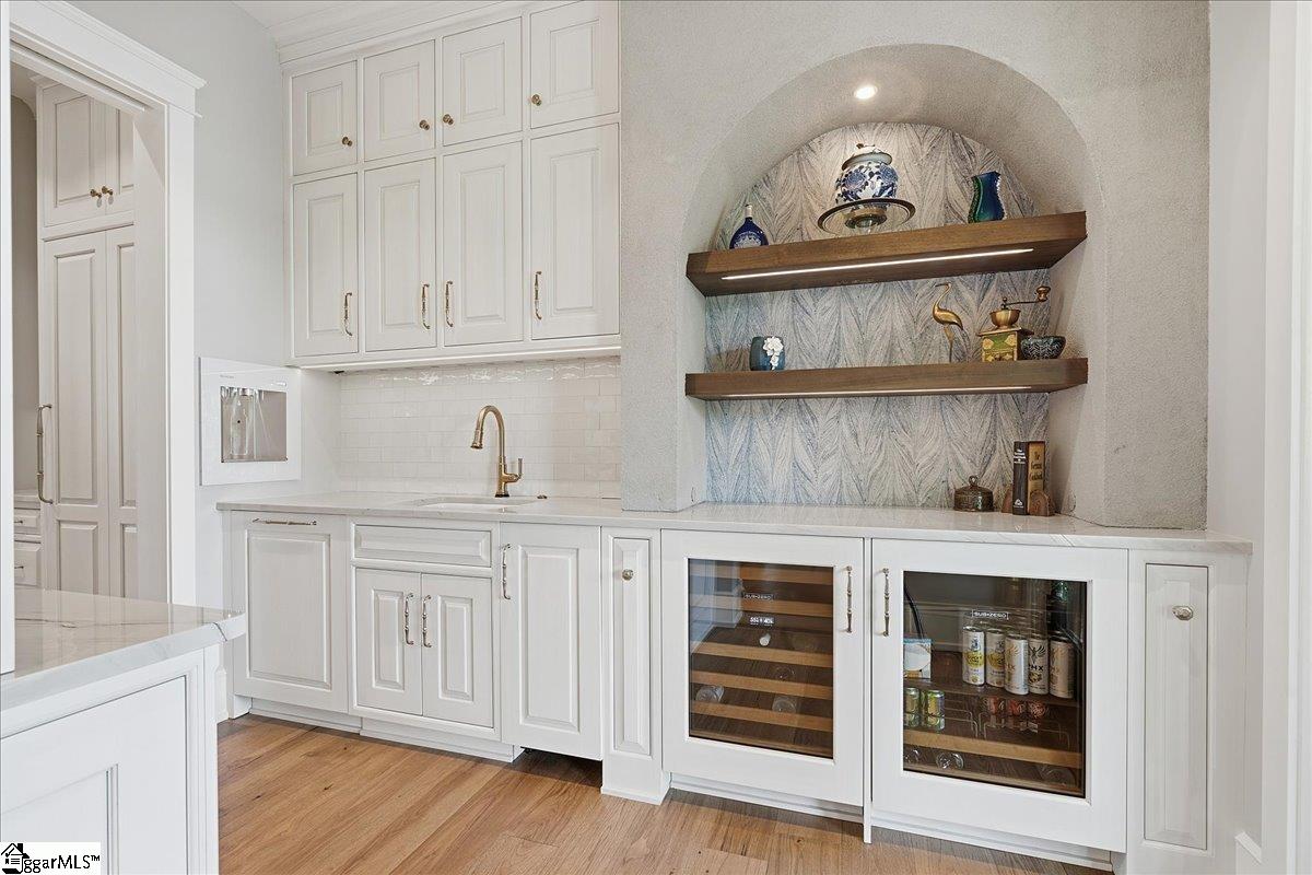435 Peninsula Ridge