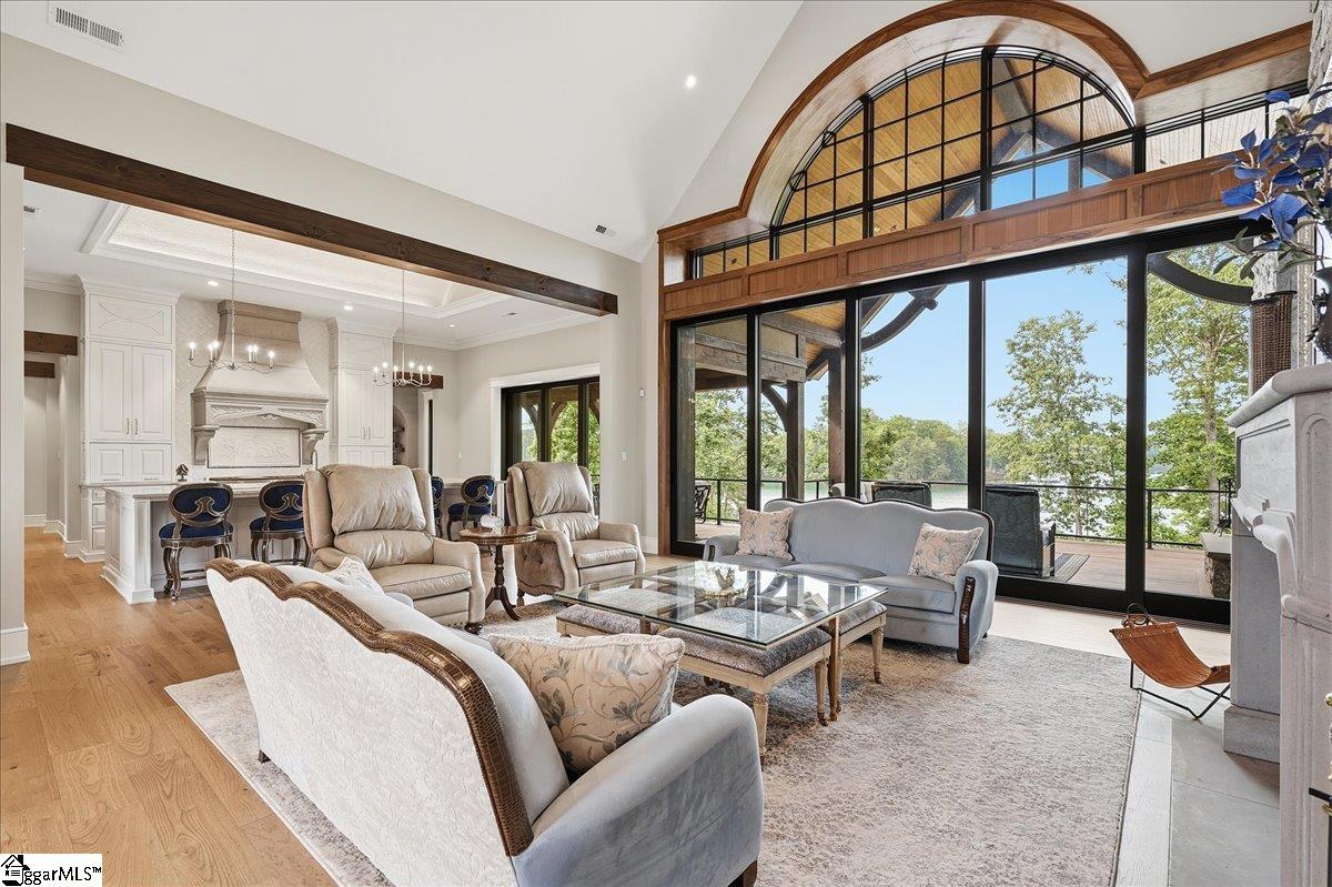 435 Peninsula Ridge