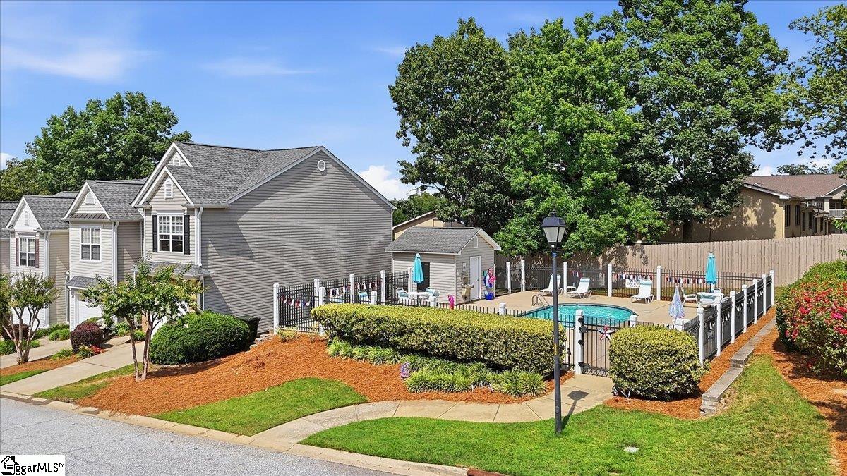16 Rock Side Court