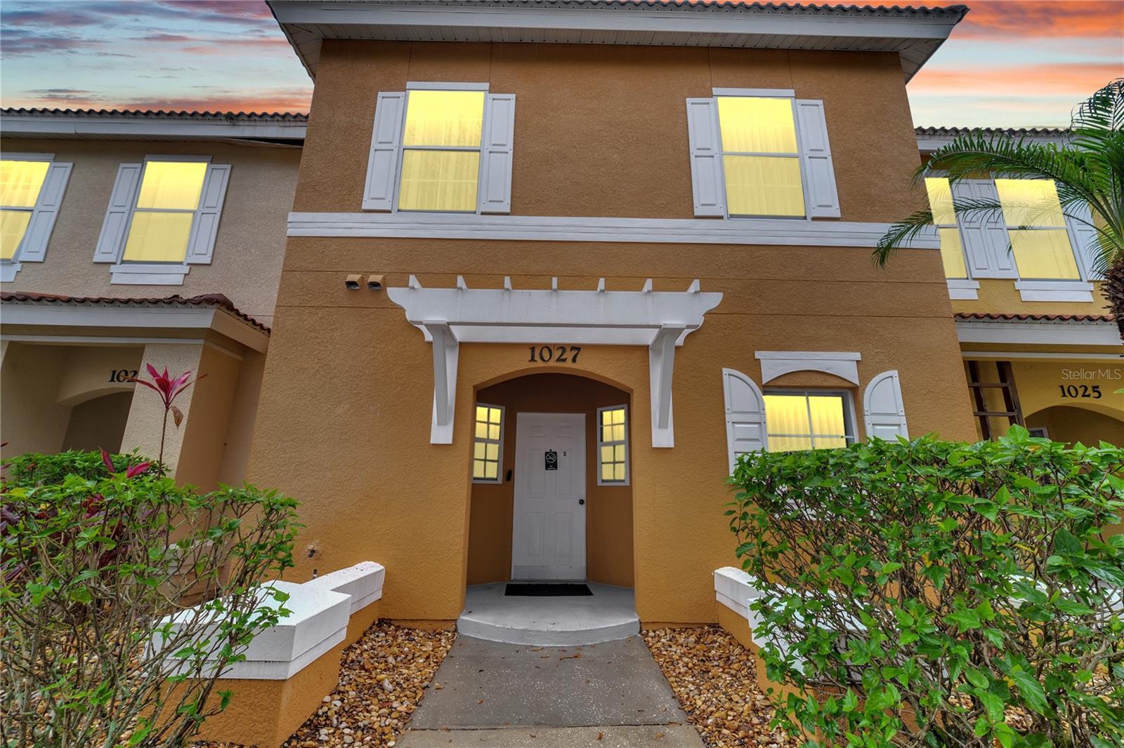 1027 PARK RIDGE CIR