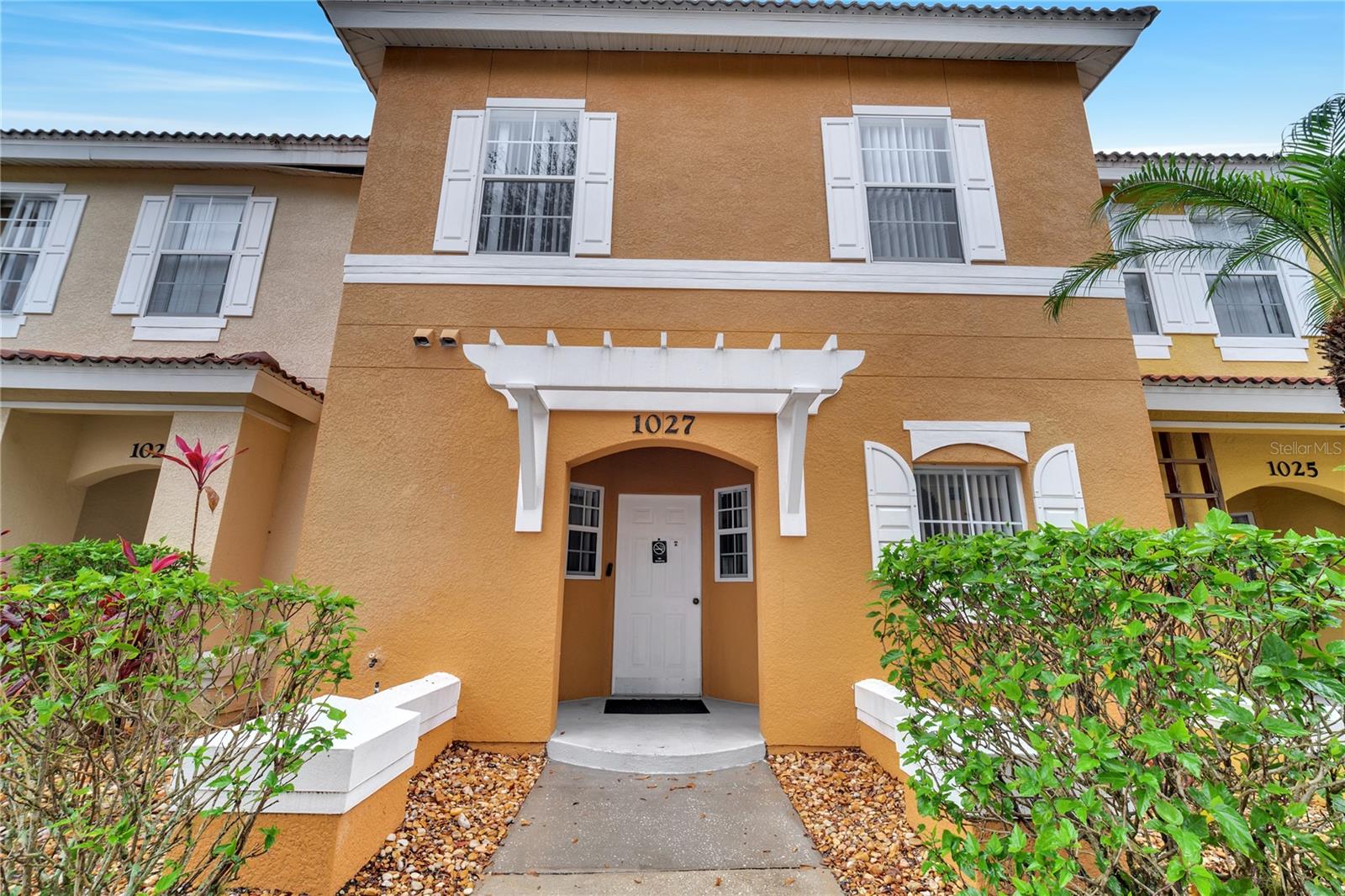1027 PARK RIDGE CIR