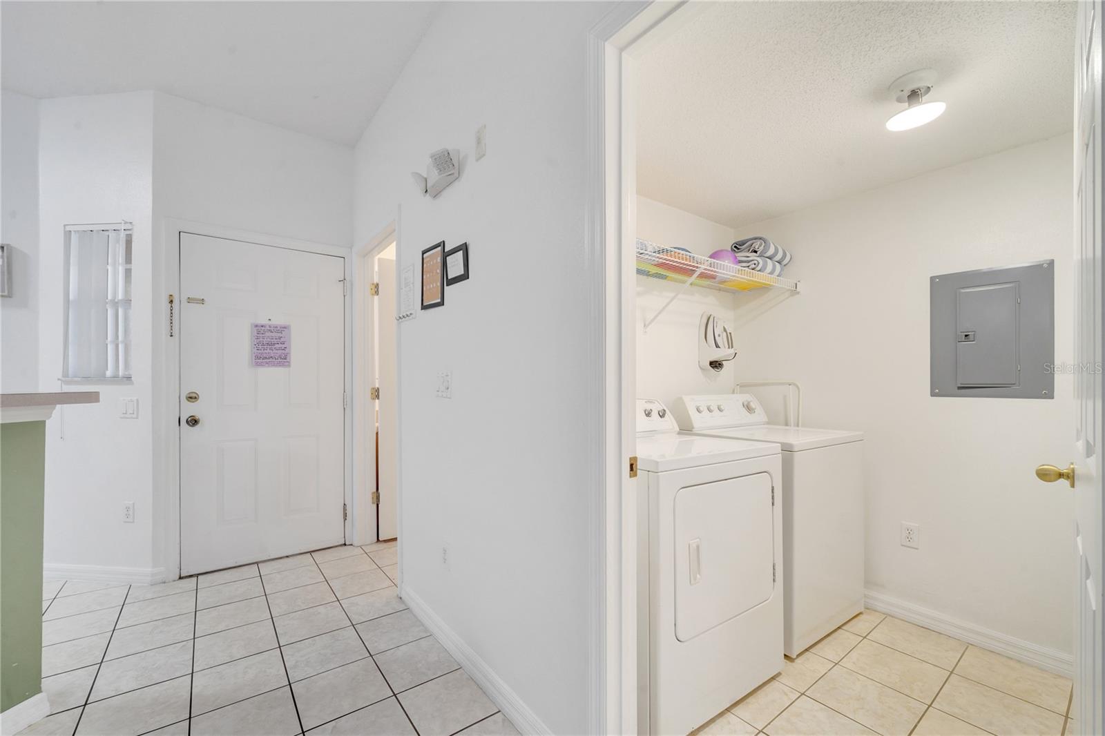 1027 PARK RIDGE CIR