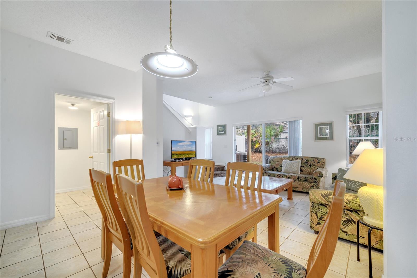 1027 PARK RIDGE CIR