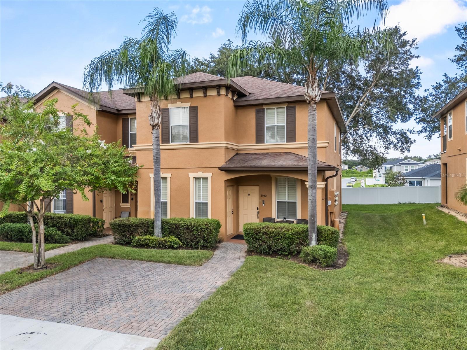 3102 CALABRIA AVE #3102